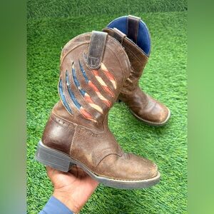 Cody James Boys' Ripped Flag Western Boots - Broad Square Toe Youth Size 2D